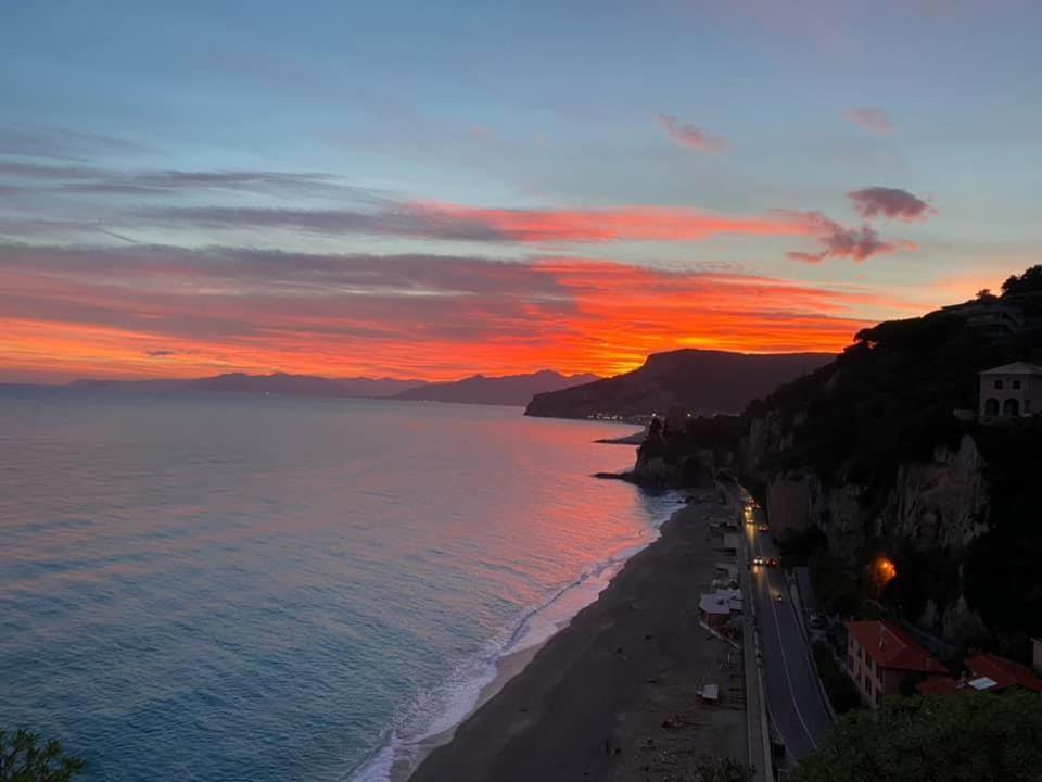 Hotel Riz Finale Ligure Extérieur photo